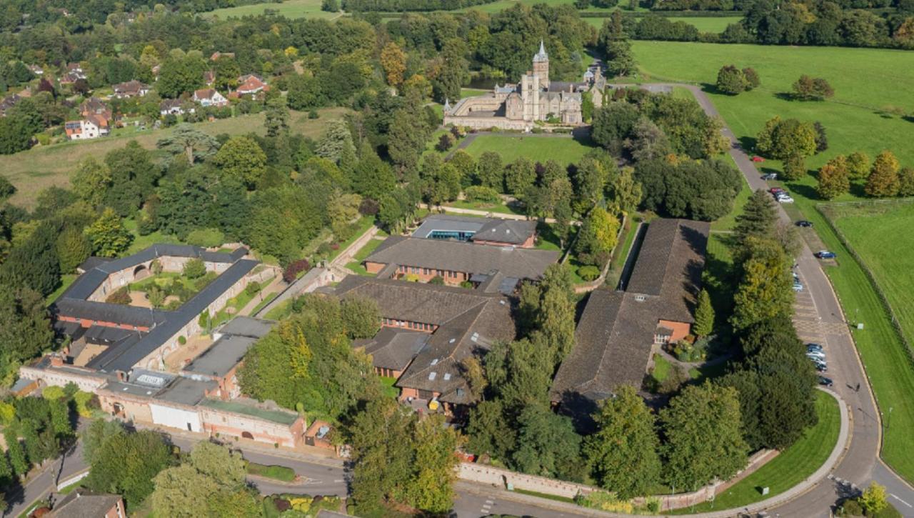 De Vere Horsley Estate East Horsley Exterior foto