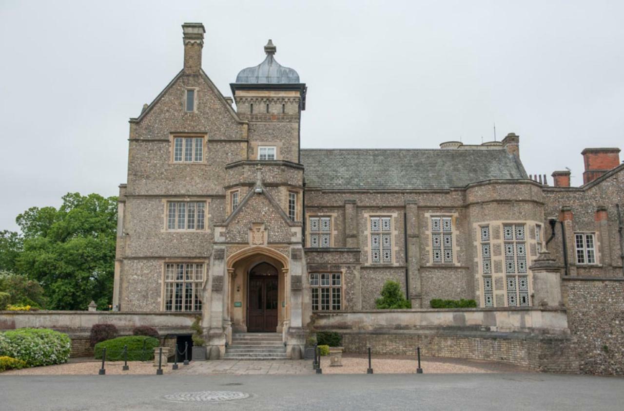 De Vere Horsley Estate East Horsley Exterior foto